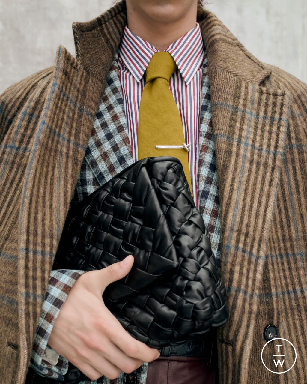 Fashion Week Milan Resort 2025 look 30 from the Bottega Veneta collection womenswear accessories