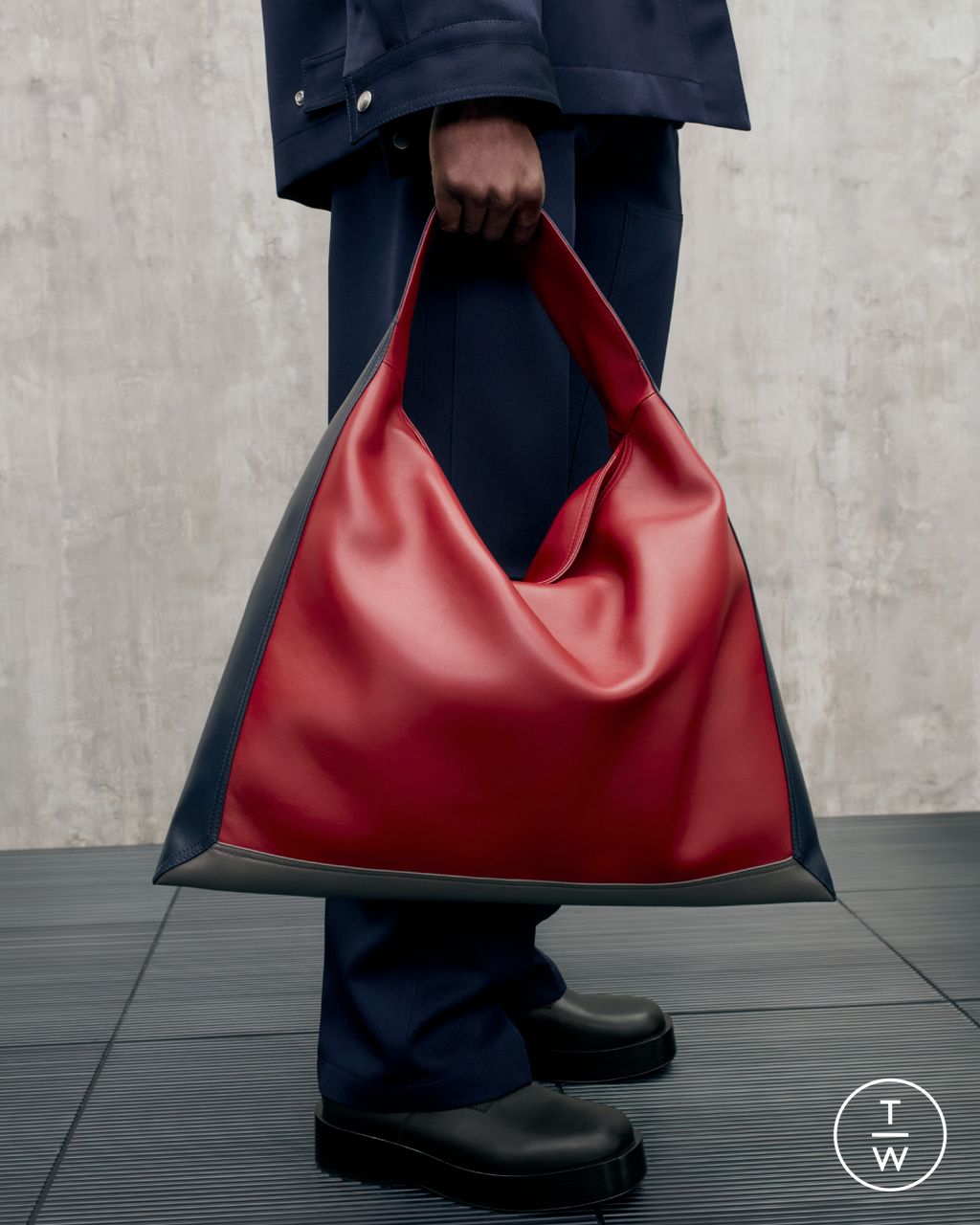 Fashion Week Milan Resort 2025 look 34 from the Bottega Veneta collection womenswear accessories