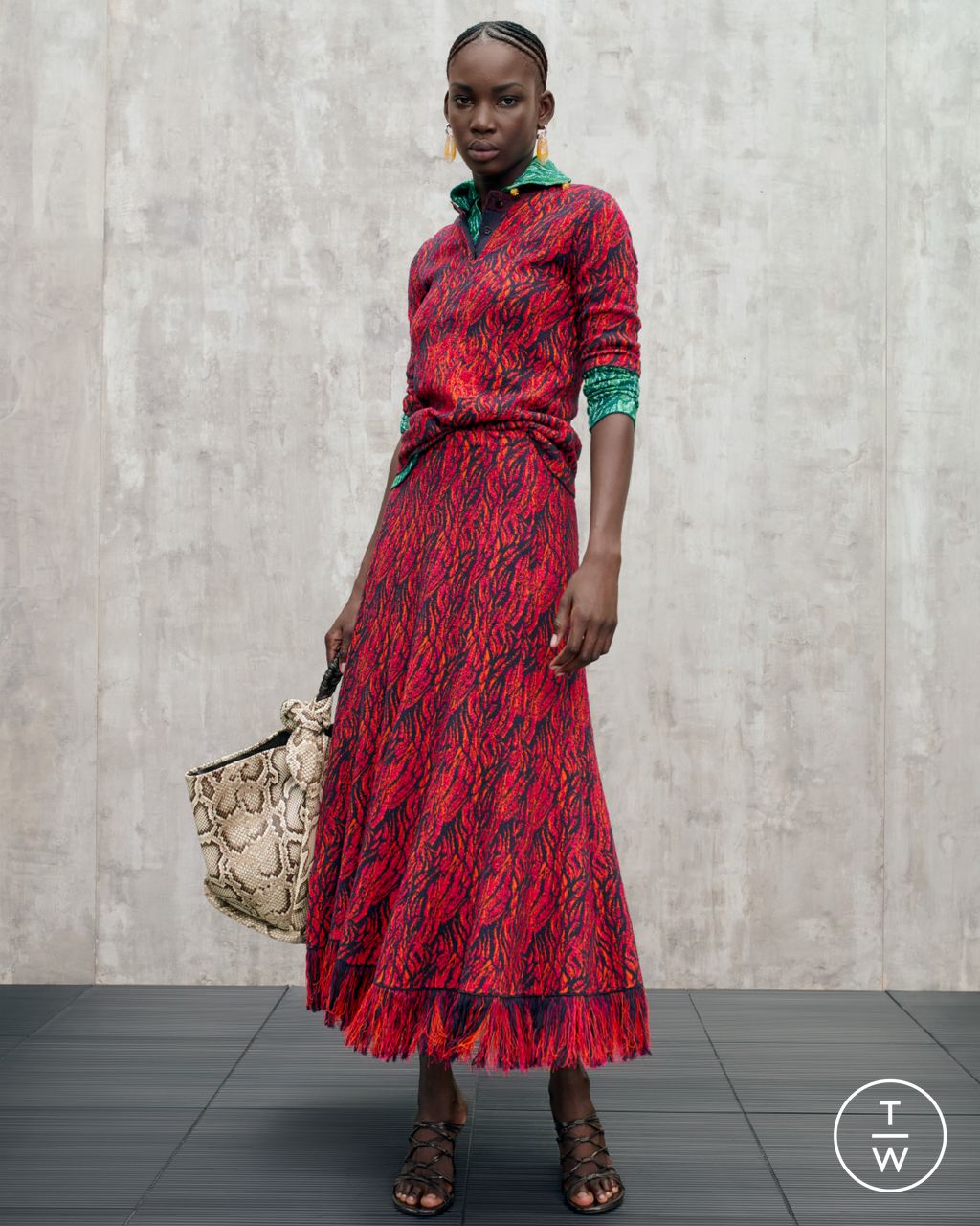 Fashion Week Milan Resort 2025 look 55 from the Bottega Veneta collection womenswear