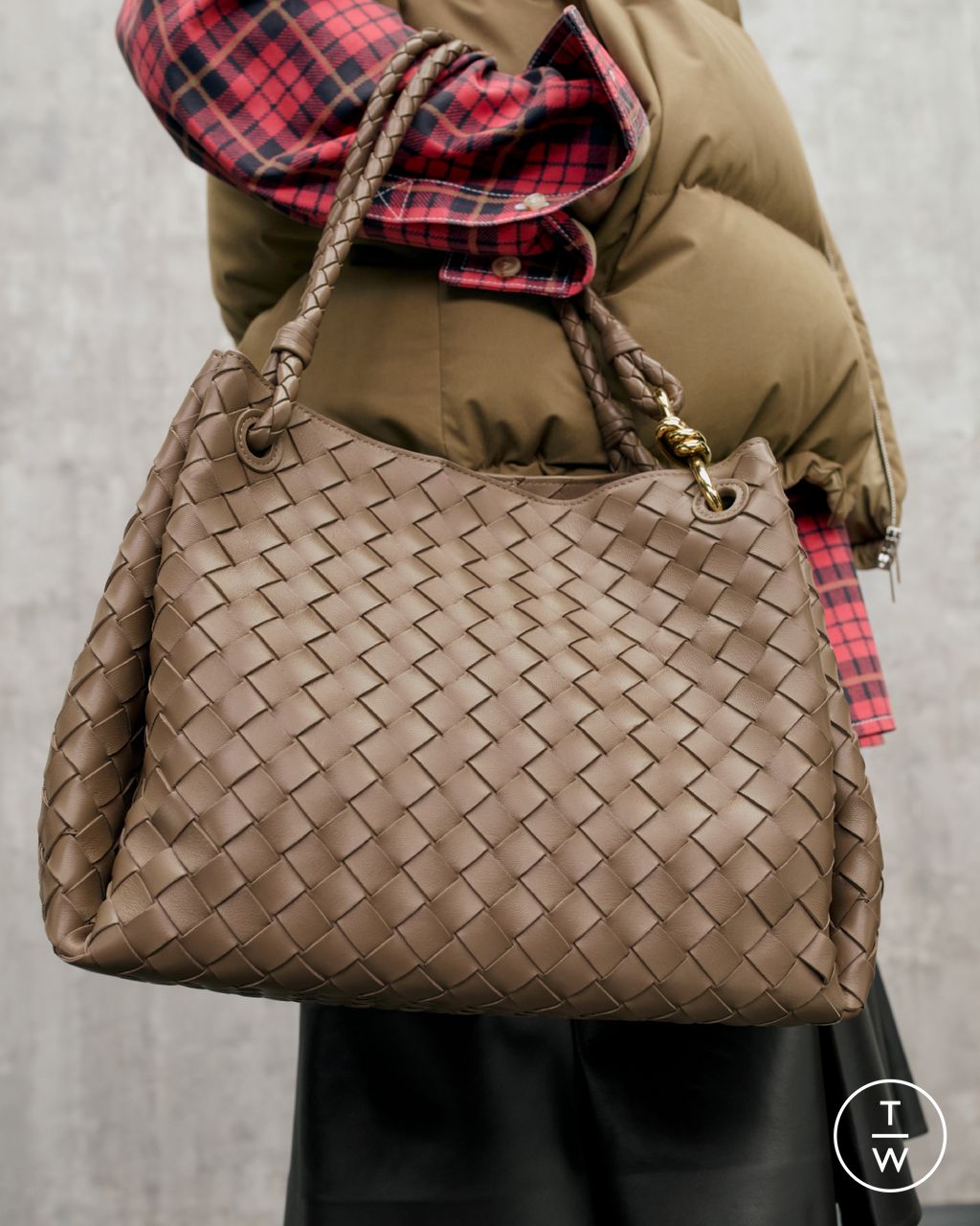 Fashion Week Milan Resort 2025 look 35 from the Bottega Veneta collection womenswear accessories