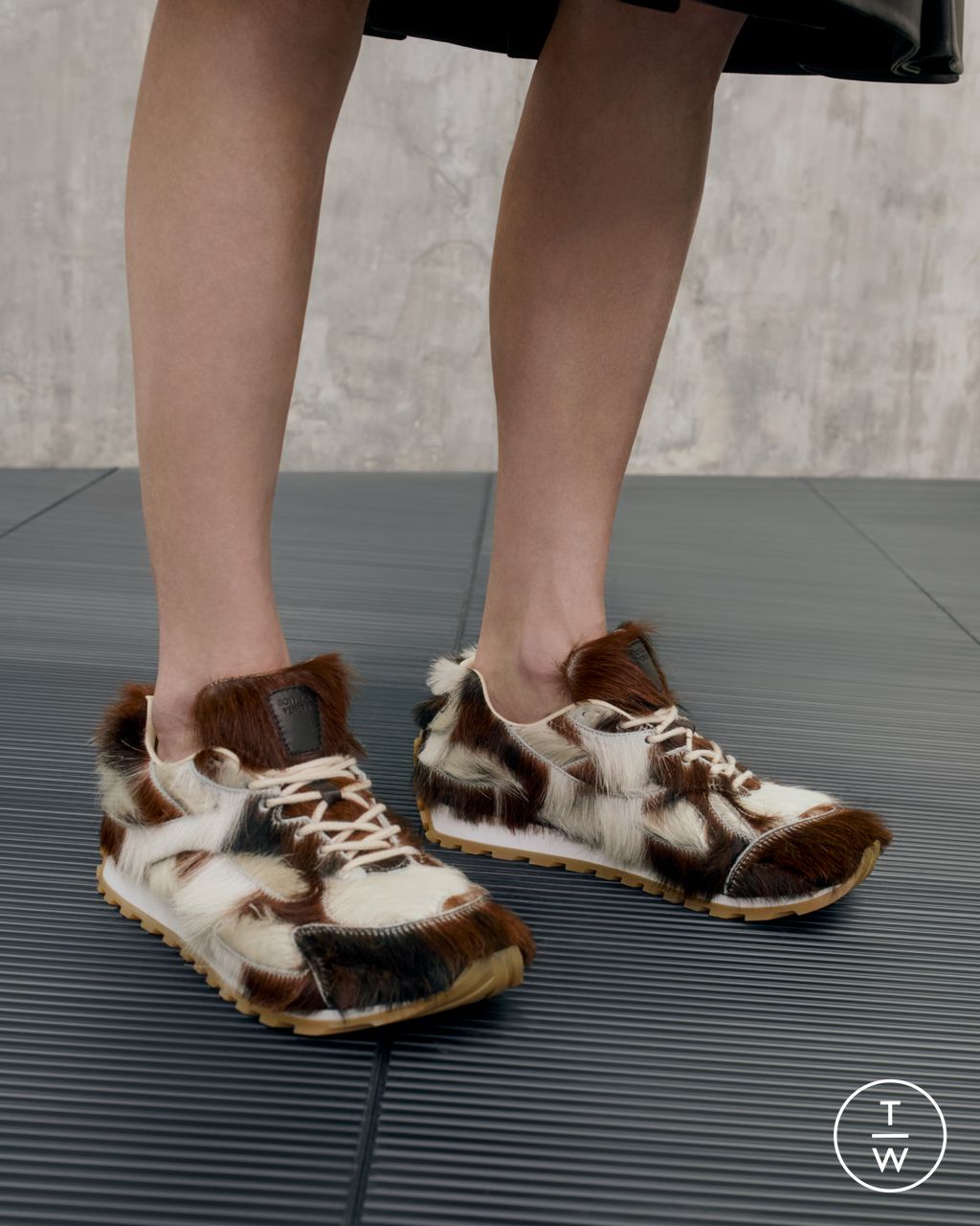 Fashion Week Milan Resort 2025 look 36 from the Bottega Veneta collection womenswear accessories