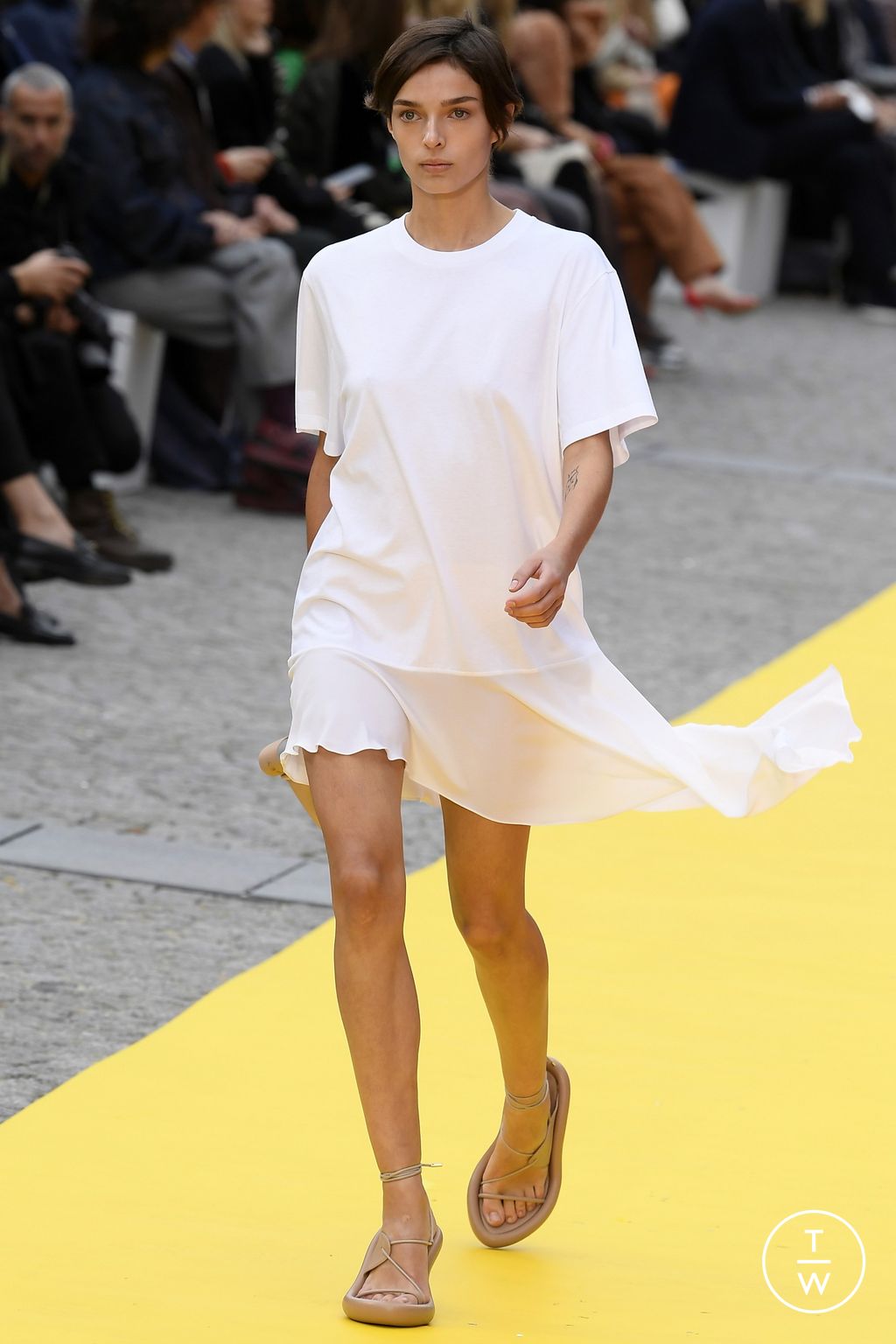 Fashion Week Paris Spring/Summer 2023 look 17 from the Stella McCartney collection 女装