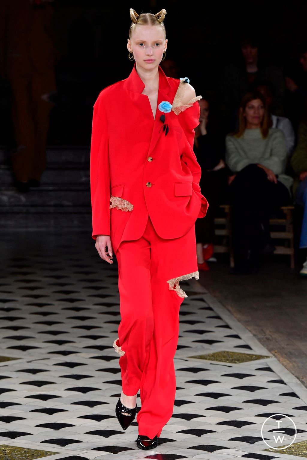 Fashion Week Paris Spring/Summer 2023 look 3 from the Undercover collection 女装