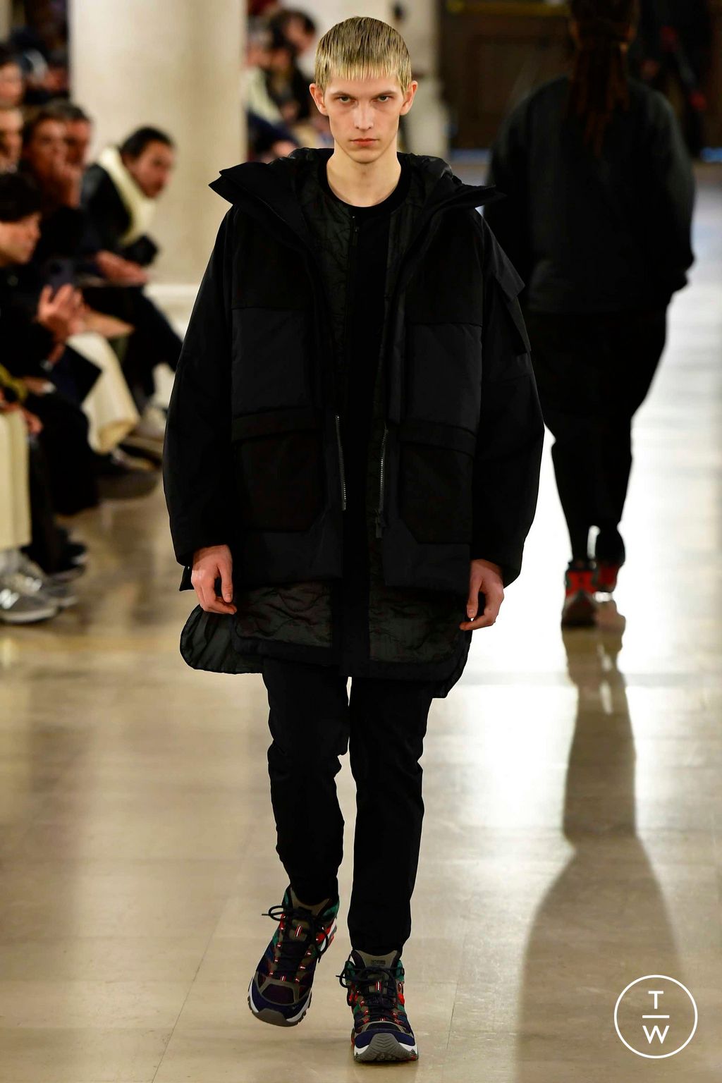 Fashion Week Paris Fall/Winter 2023 look 45 from the White Mountaineering collection menswear