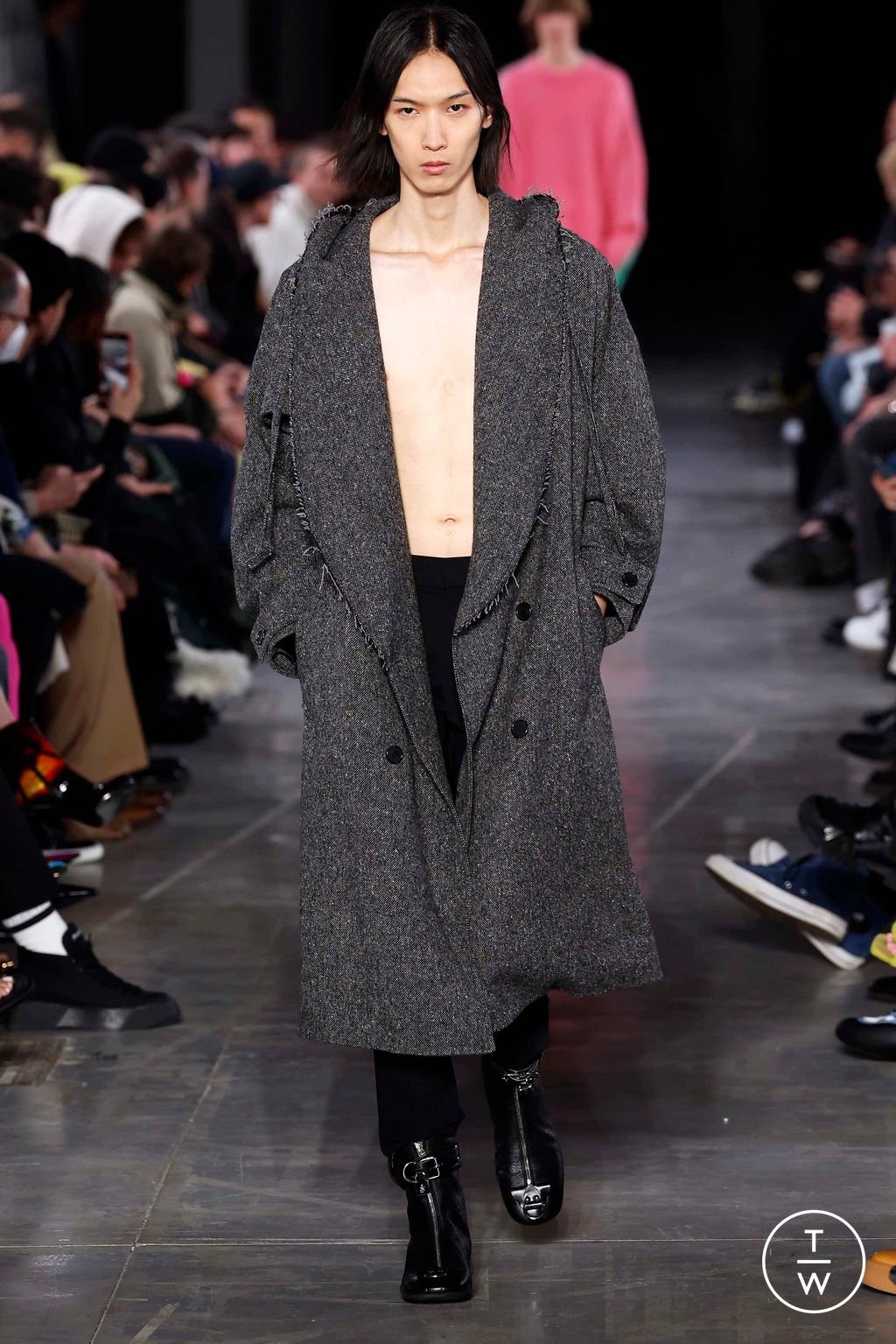 Fashion Week Milan Fall/Winter 2023 look 38 from the JW Anderson collection menswear
