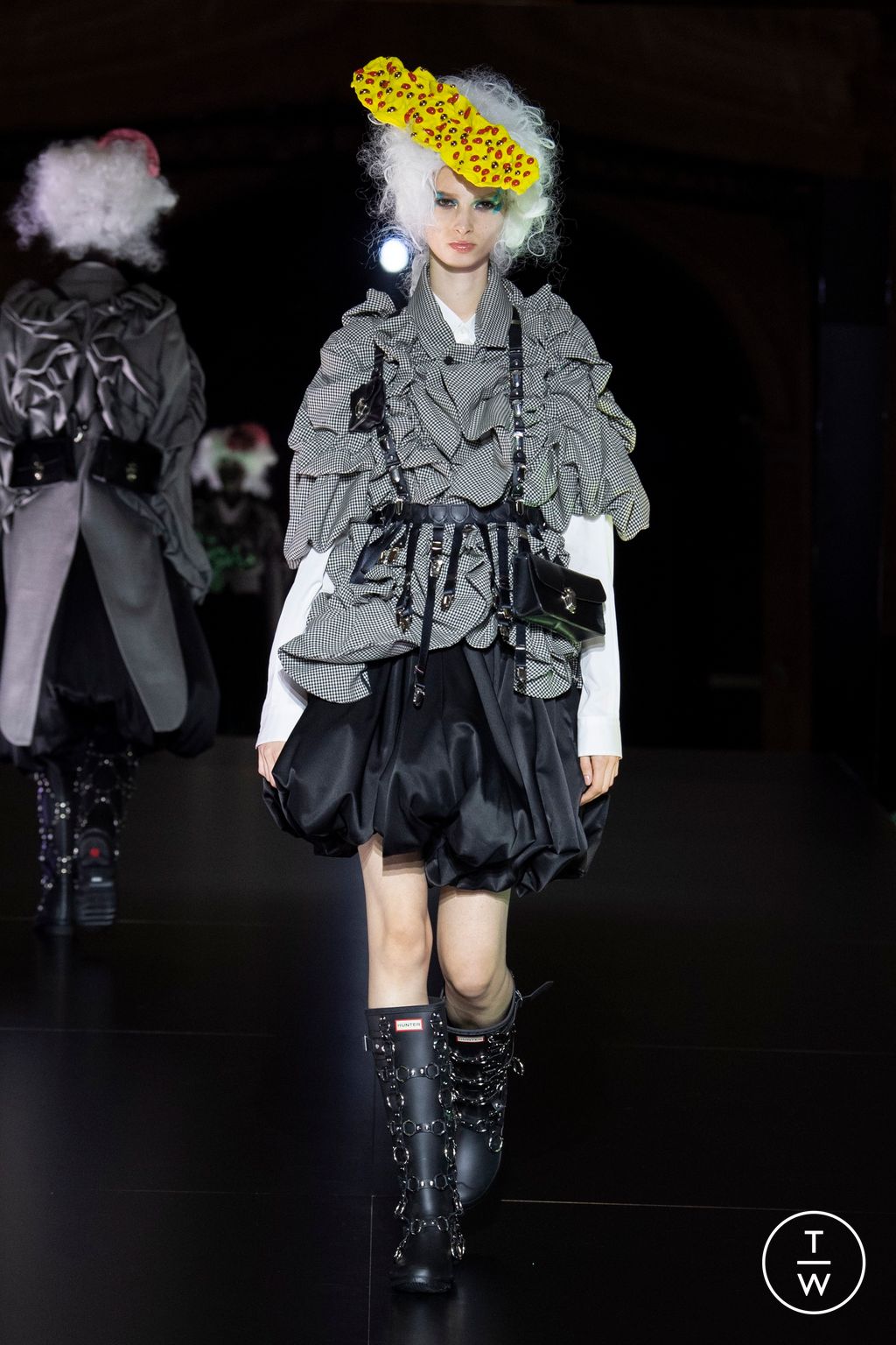 Fashion Week Paris Spring/Summer 2023 look 7 from the Noir Kei Ninomiya collection womenswear