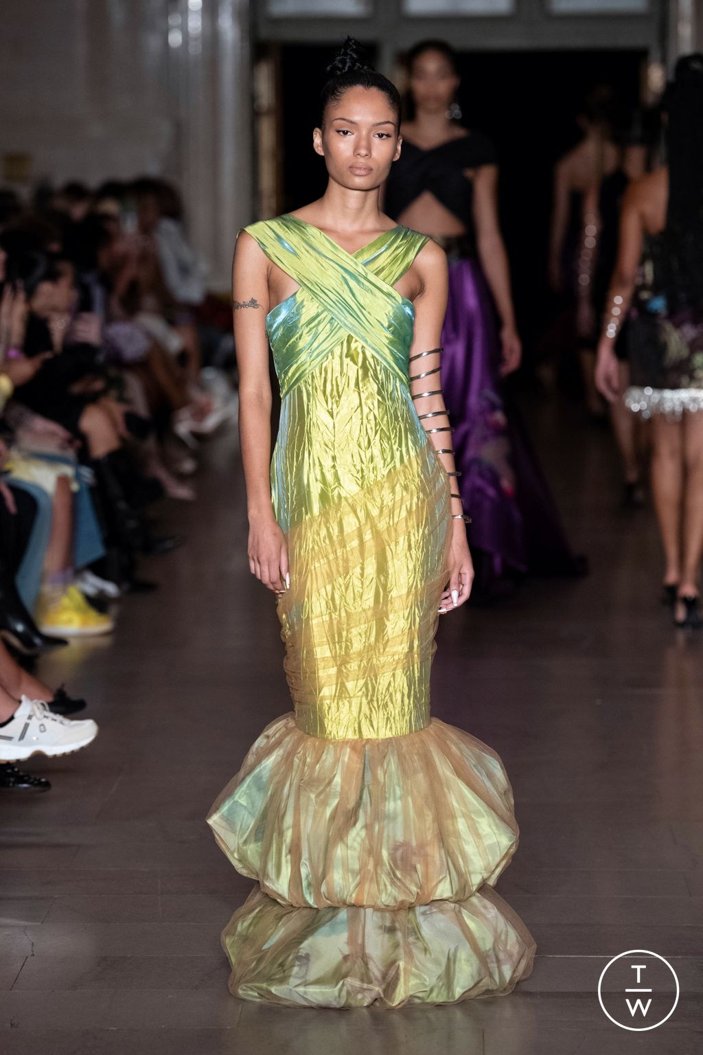 Fashion Week New York Spring/Summer 2023 look 40 de la collection Kim Shui womenswear