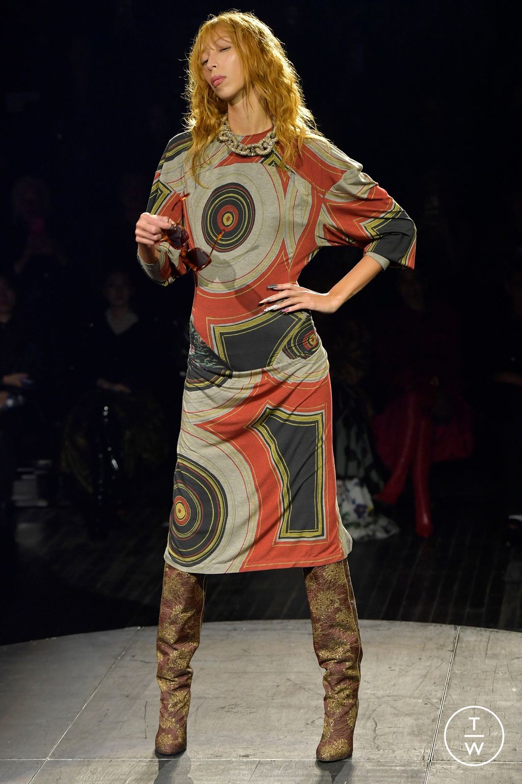 Fashion Week Paris Spring/Summer 2023 look 20 from the Andreas Kronthaler for Vivienne Westwood collection womenswear