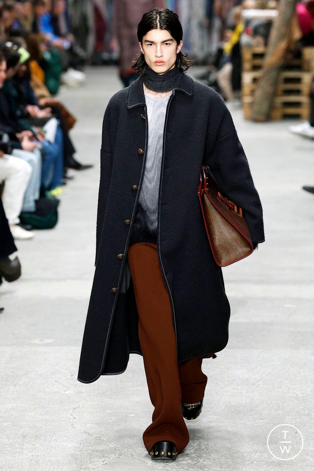 Fashion Week Milan Fall/Winter 2023 look 27 from the Etro collection 男装