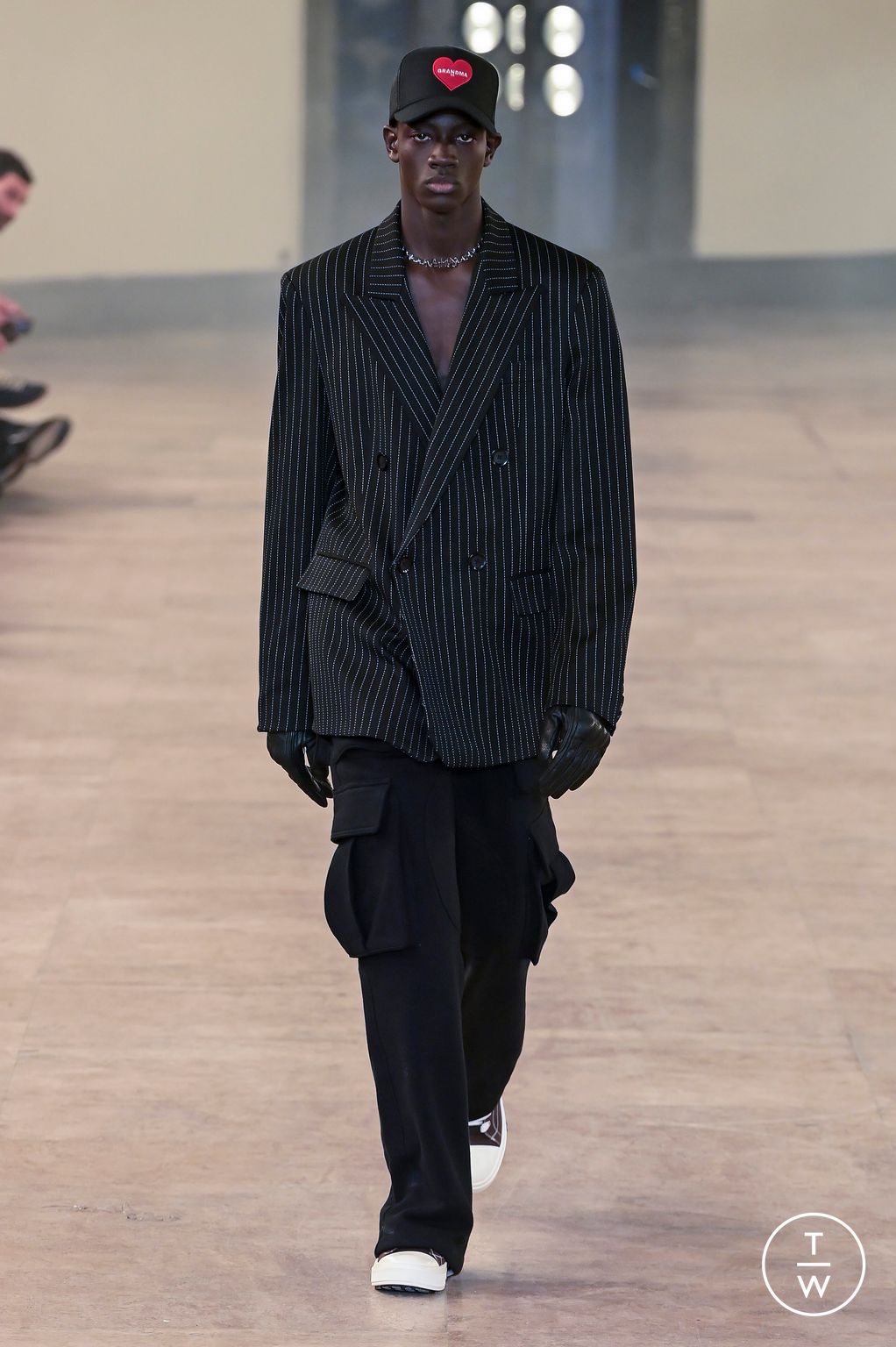 Fashion Week Paris Fall/Winter 2023 look 32 from the Nahmias collection menswear