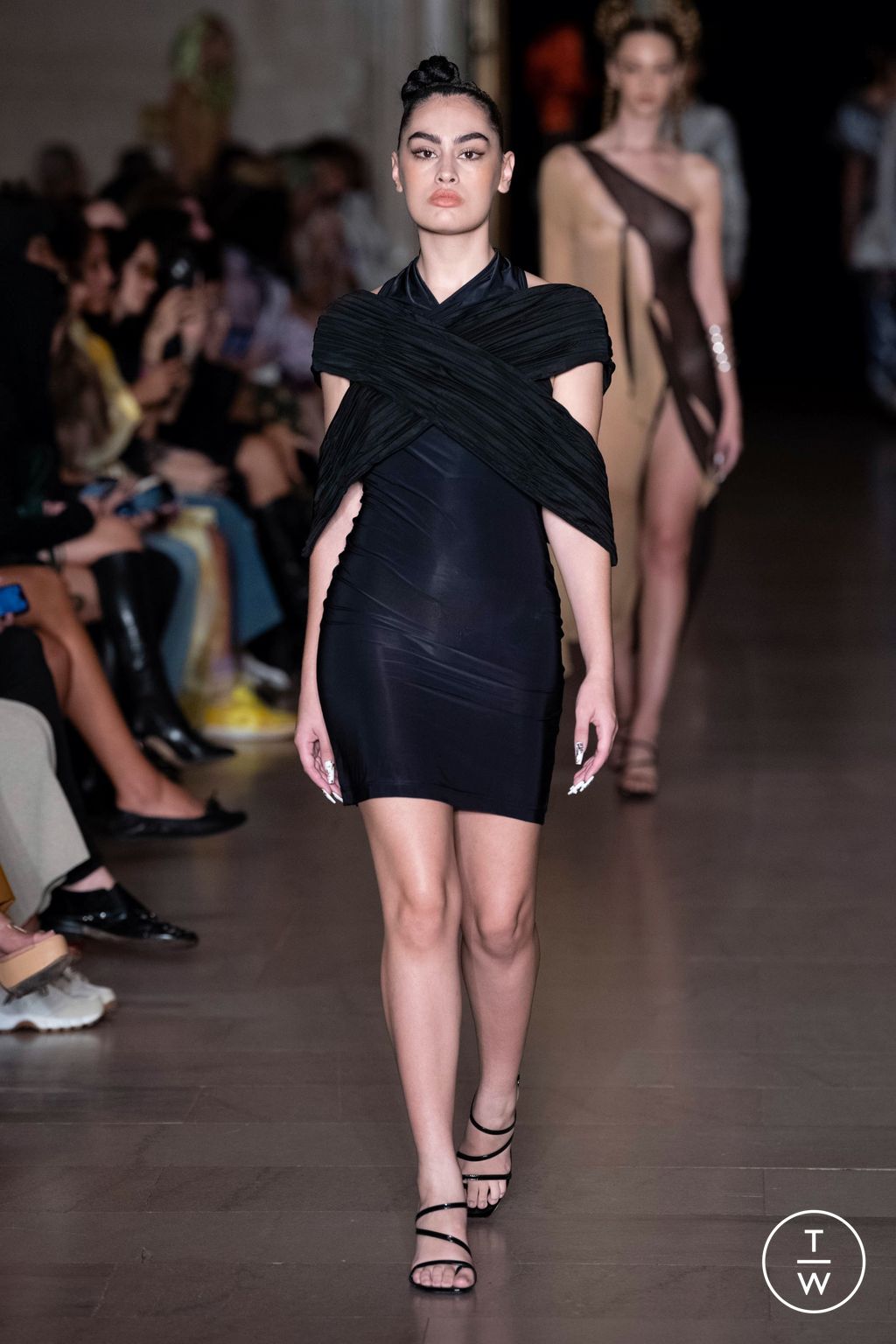 Fashion Week New York Spring/Summer 2023 look 25 de la collection Kim Shui womenswear