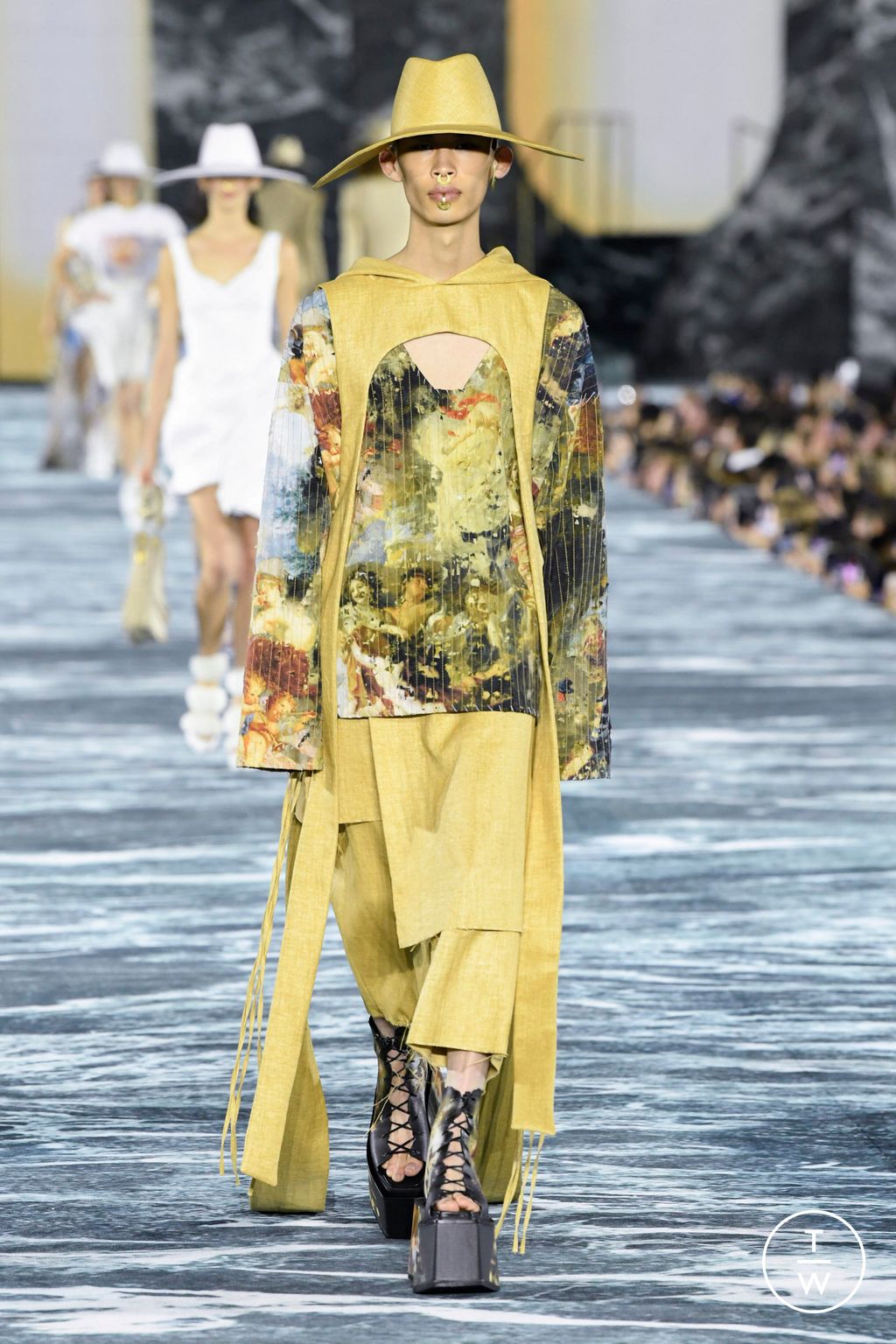 Fashion Week Paris Spring/Summer 2023 look 10 from the Balmain collection 女装