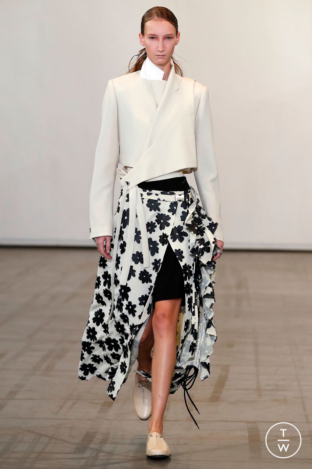 Fashion Week Paris Spring/Summer 2023 look 13 from the Ujoh collection womenswear