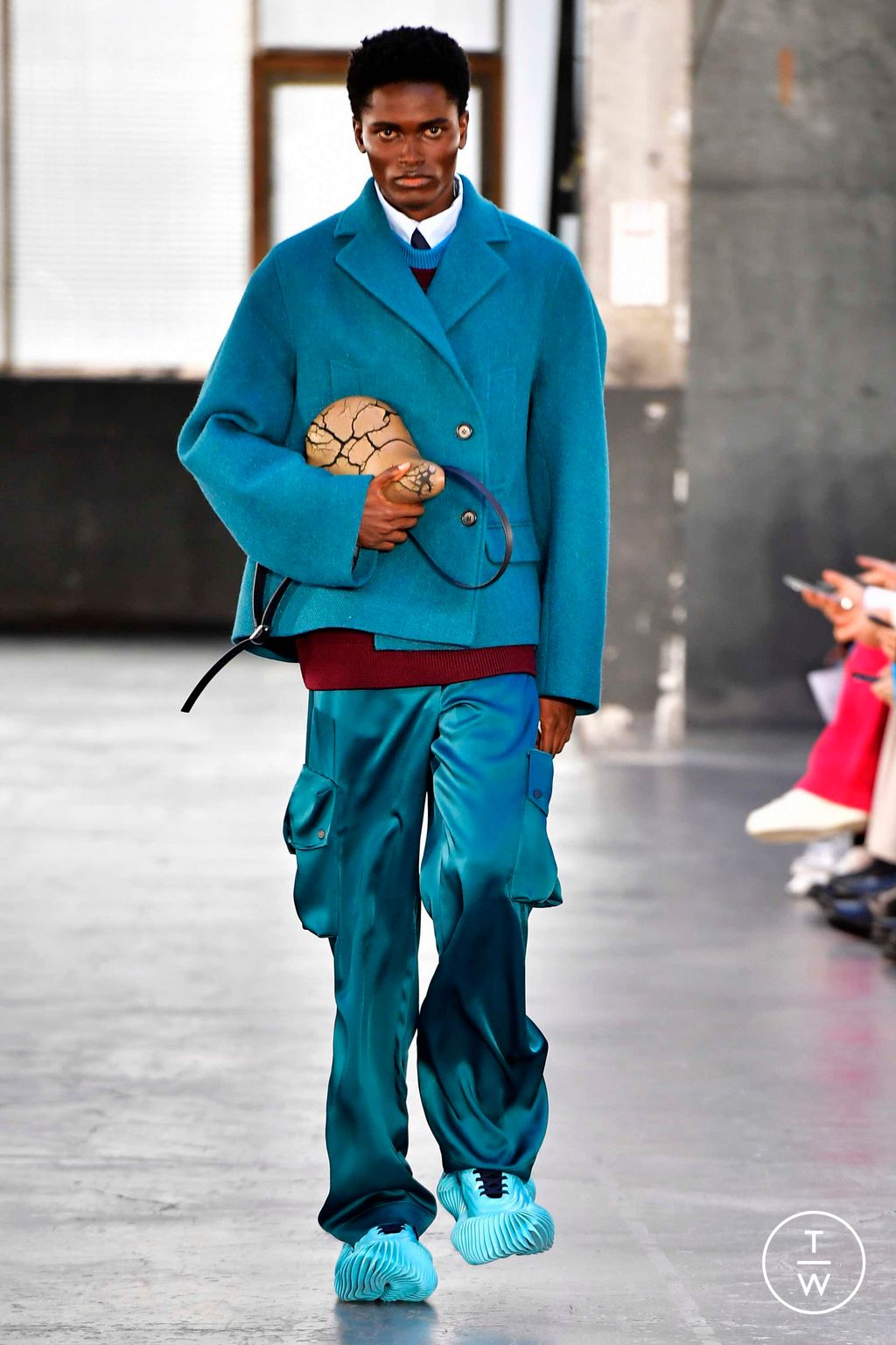 Fashion Week Paris Fall/Winter 2023 look 12 from the Botter collection 男装