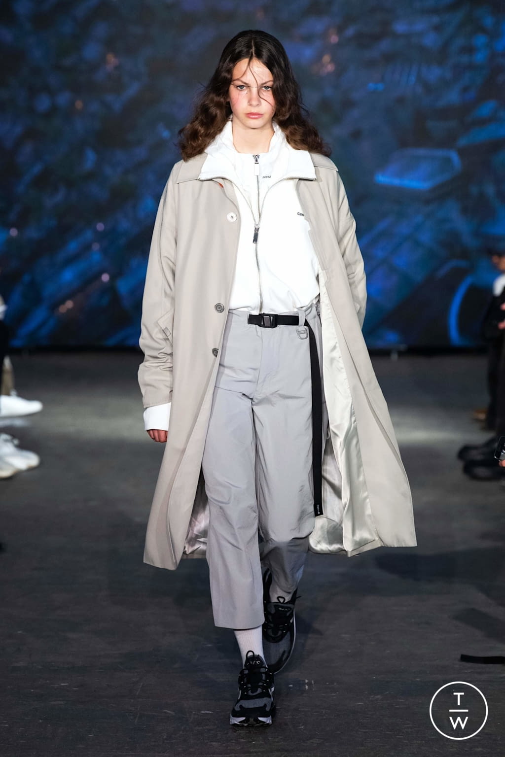Fashion Week London Spring/Summer 2020 look 23 from the C2H4 collection 男装