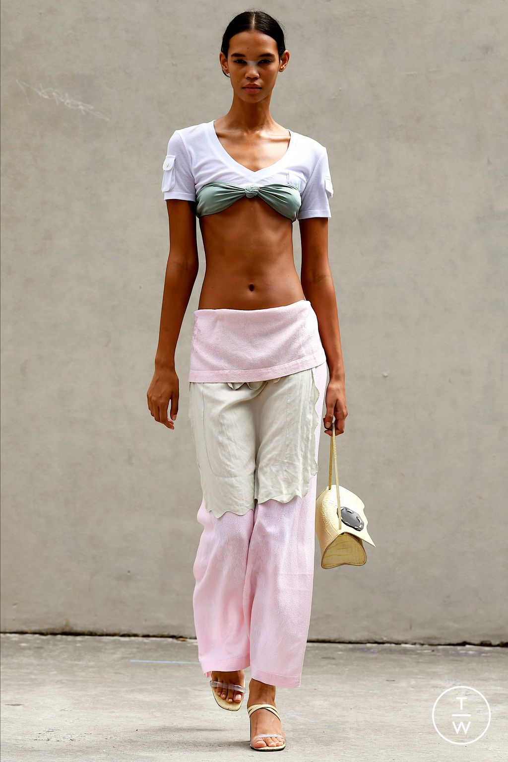 Fashion Week New York Spring/Summer 2023 look 35 from the Maryam Nassir Zadeh collection 女装