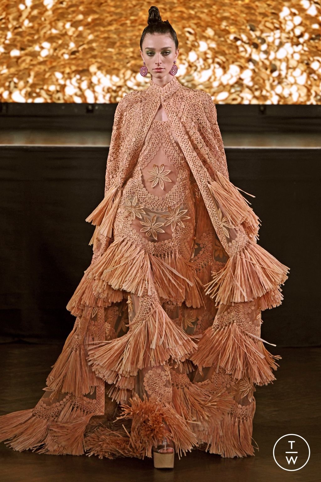 Fashion Week New York Spring/Summer 2023 look 3 from the Naeem Khan collection womenswear