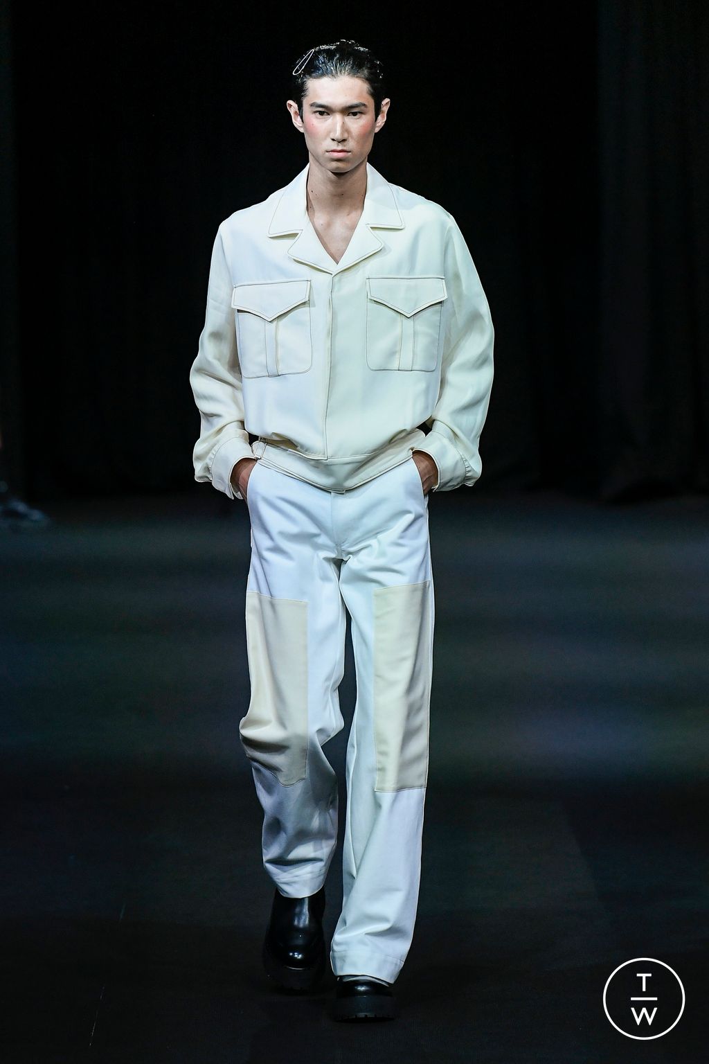 Fashion Week London Spring/Summer 2023 look 24 from the Daniel W Fletcher collection 女装