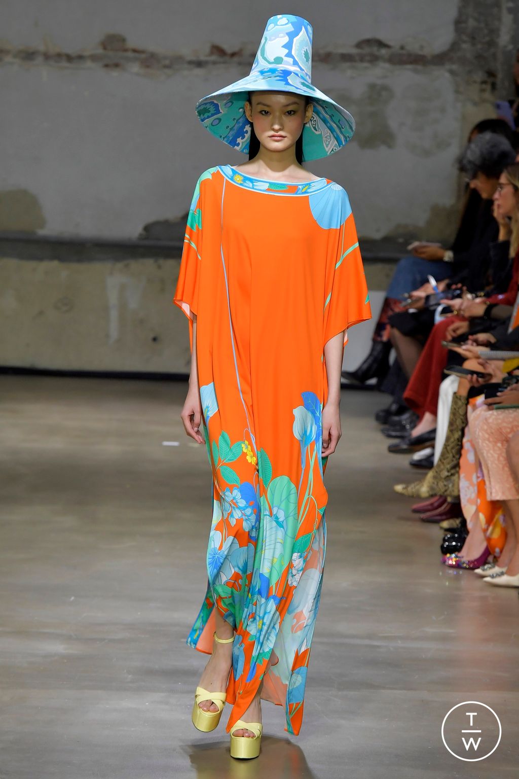Fashion Week Paris Spring/Summer 2023 look 25 from the Leonard Paris collection 女装