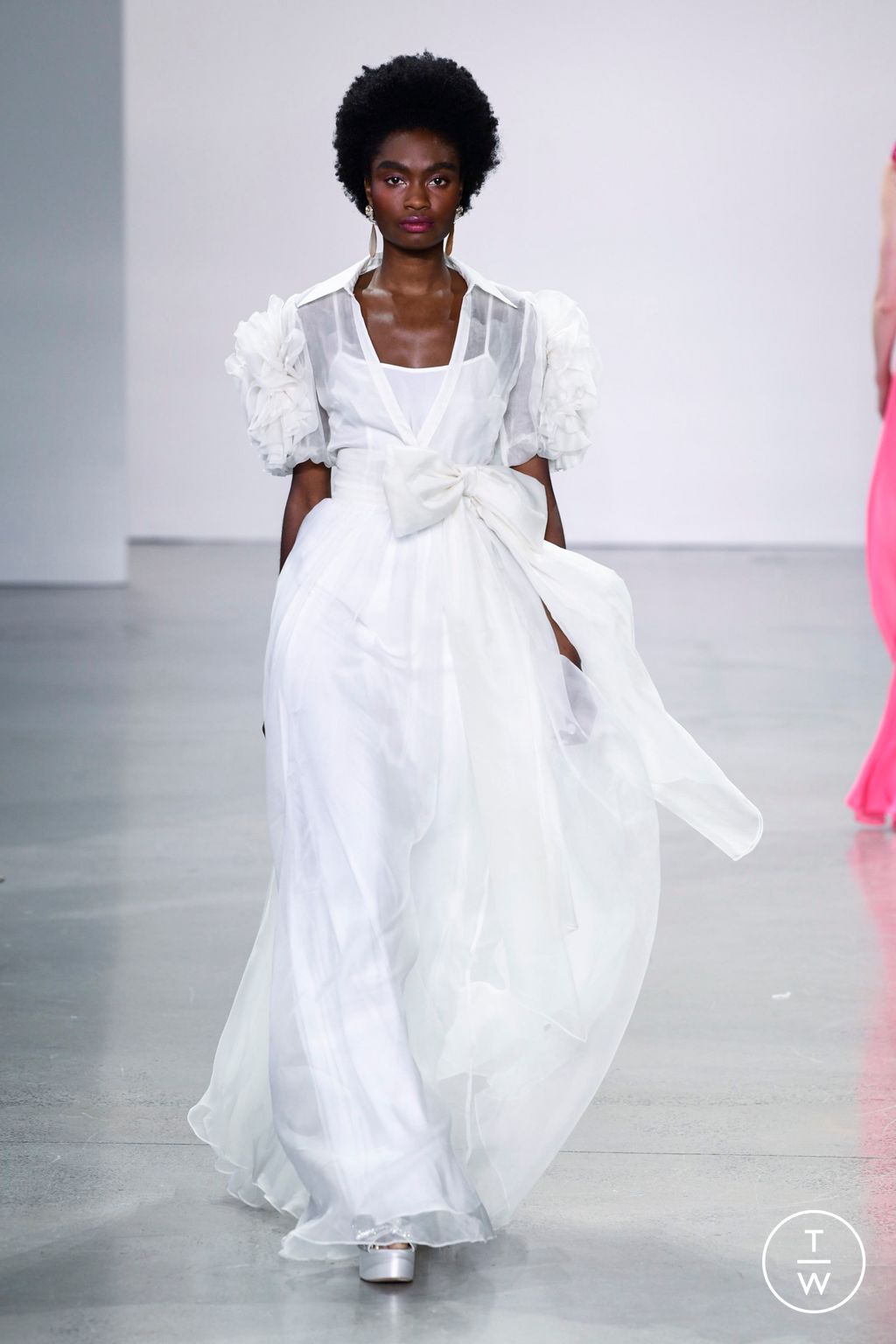 Fashion Week New York Spring/Summer 2023 look 10 from the Badgley Mischka collection womenswear