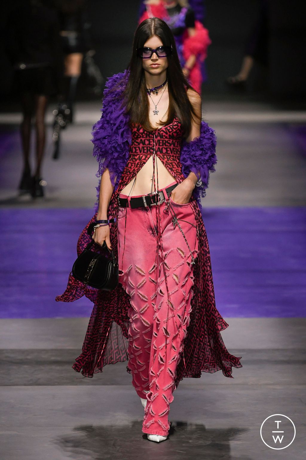 Fashion Week Milan Spring/Summer 2023 look 24 from the Versace collection womenswear