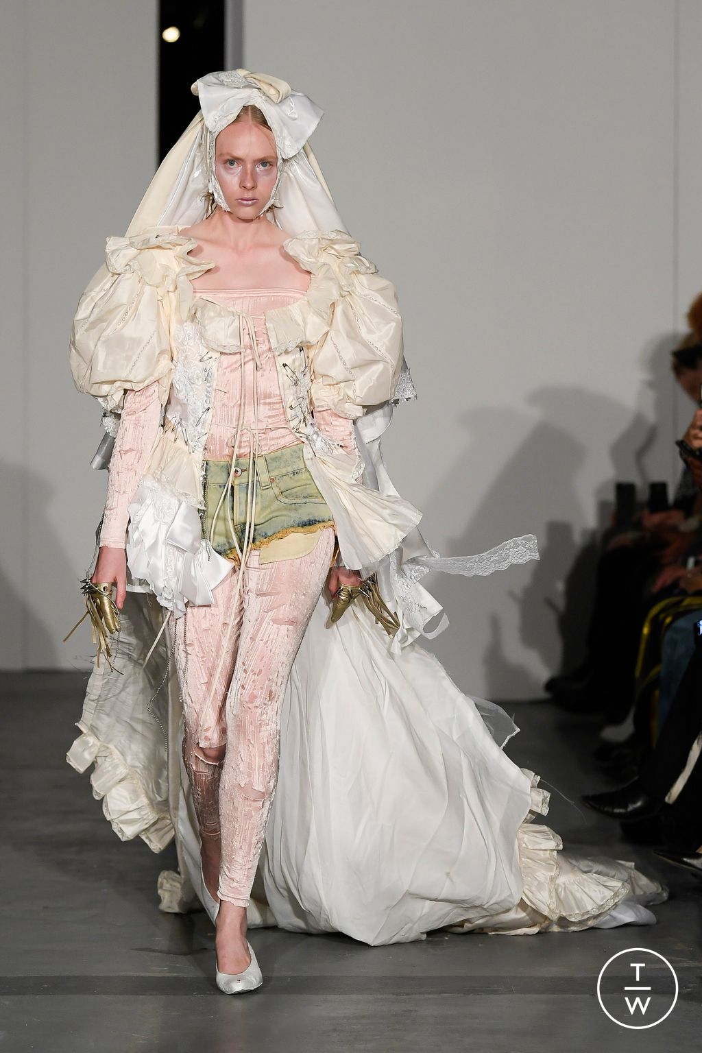 Fashion Week Paris Spring/Summer 2023 look 19 from the Vaquera collection womenswear