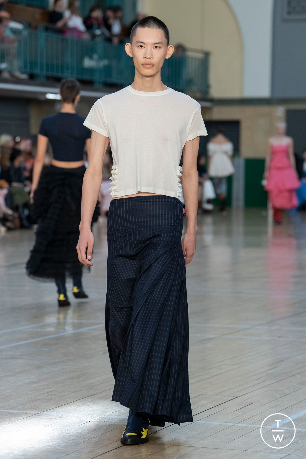 Fashion Week London Spring/Summer 2023 look 5 from the Molly Goddard collection 女装