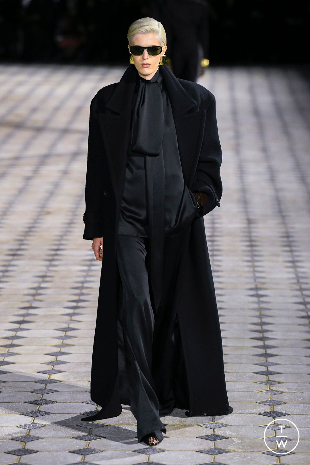 Fashion Week Paris Spring/Summer 2023 look 41 from the Saint Laurent collection womenswear