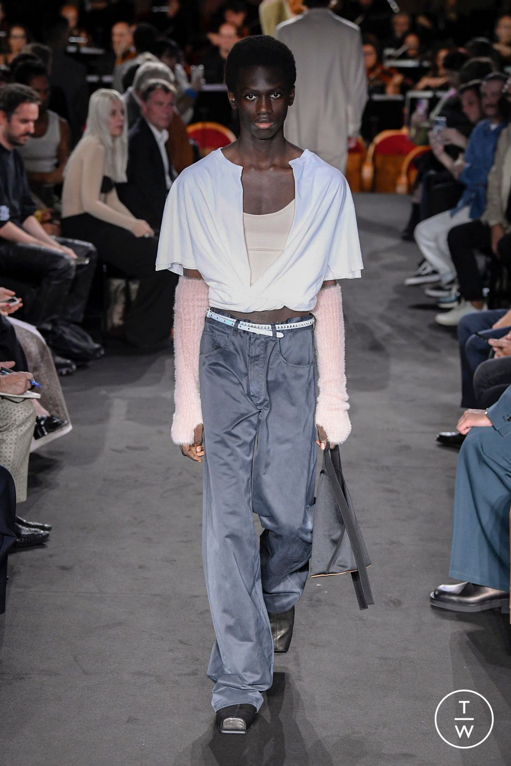 Fashion Week Milan Spring/Summer 2023 look 23 from the MM6 Maison Margiela collection 女装