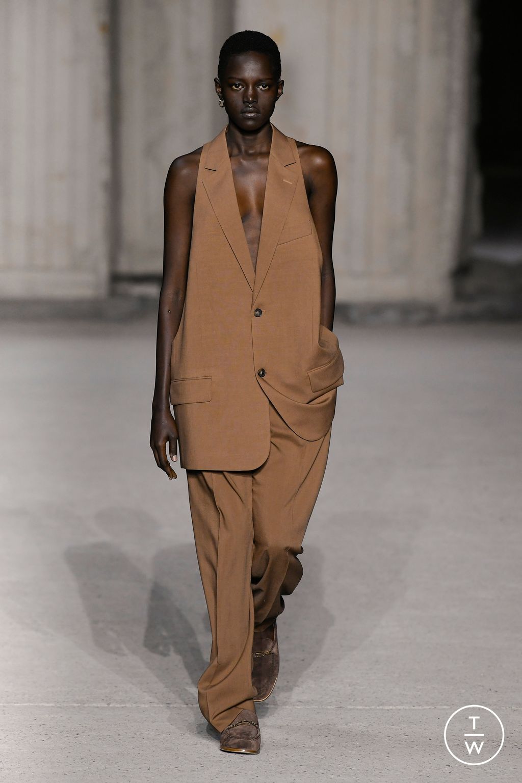 Fashion Week Milan Spring/Summer 2023 look 35 from the Tod's collection 女装