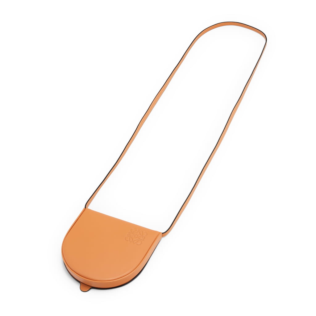 Fashion Week Paris Spring/Summer 2020 look 43 from the Loewe collection womenswear accessories