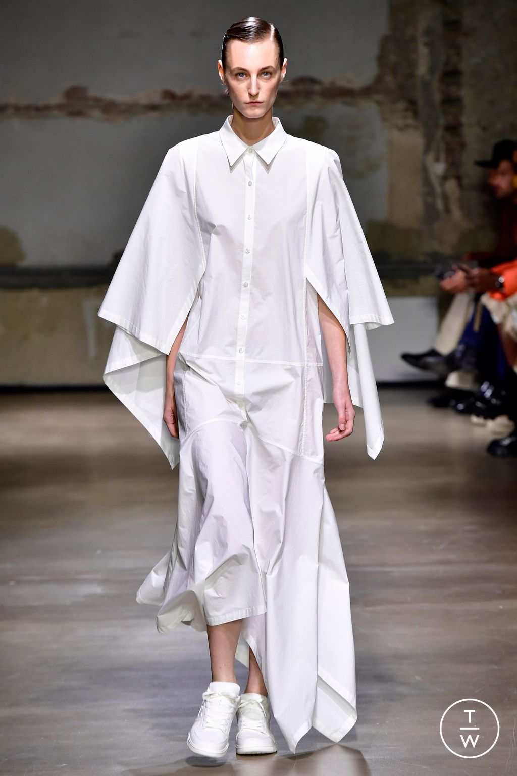 Fashion Week Paris Spring/Summer 2023 look 2 from the Dawei collection womenswear