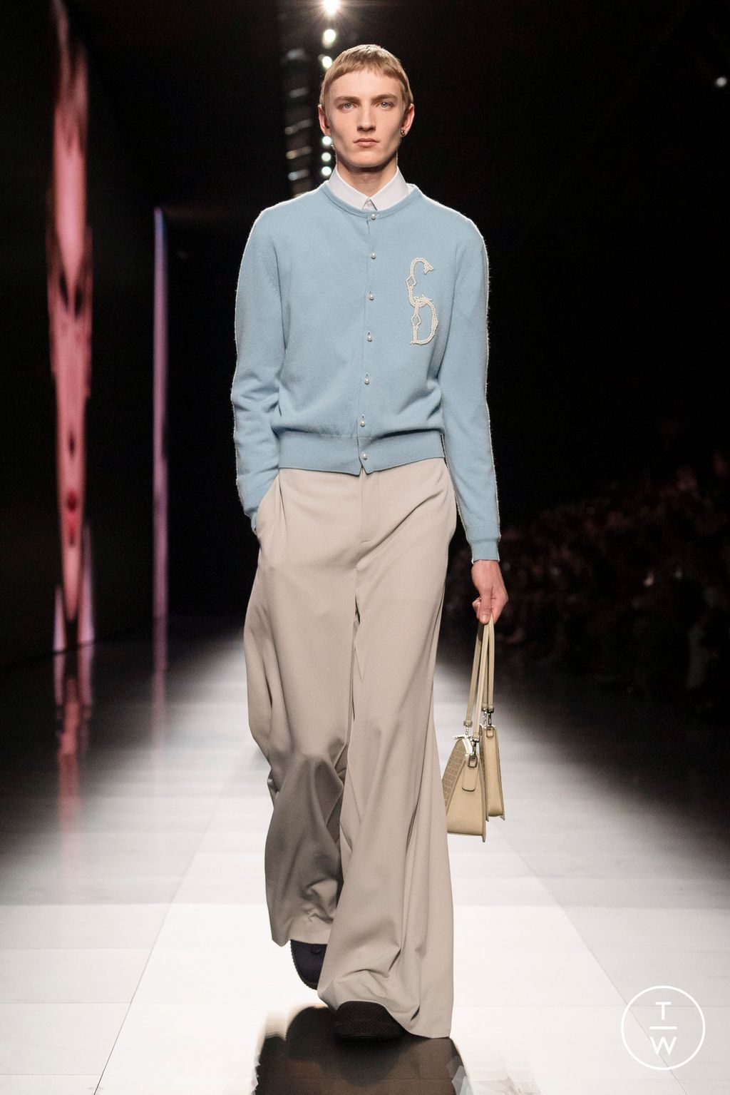 Fashion Week Paris Fall/Winter 2023 look 13 from the Dior Men collection 男装