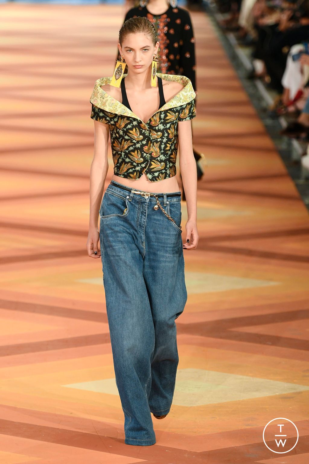 Fashion Week Milan Spring/Summer 2023 look 37 from the Etro collection 女装
