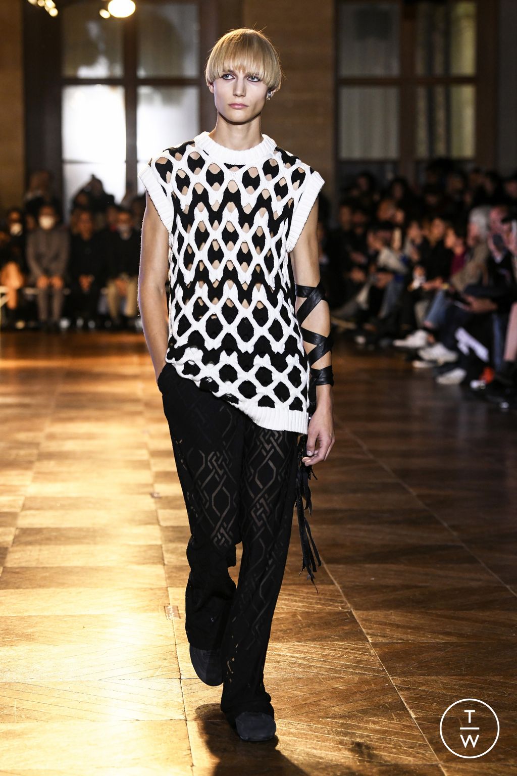 Fashion Week Paris Spring/Summer 2023 look 27 from the Koché collection womenswear