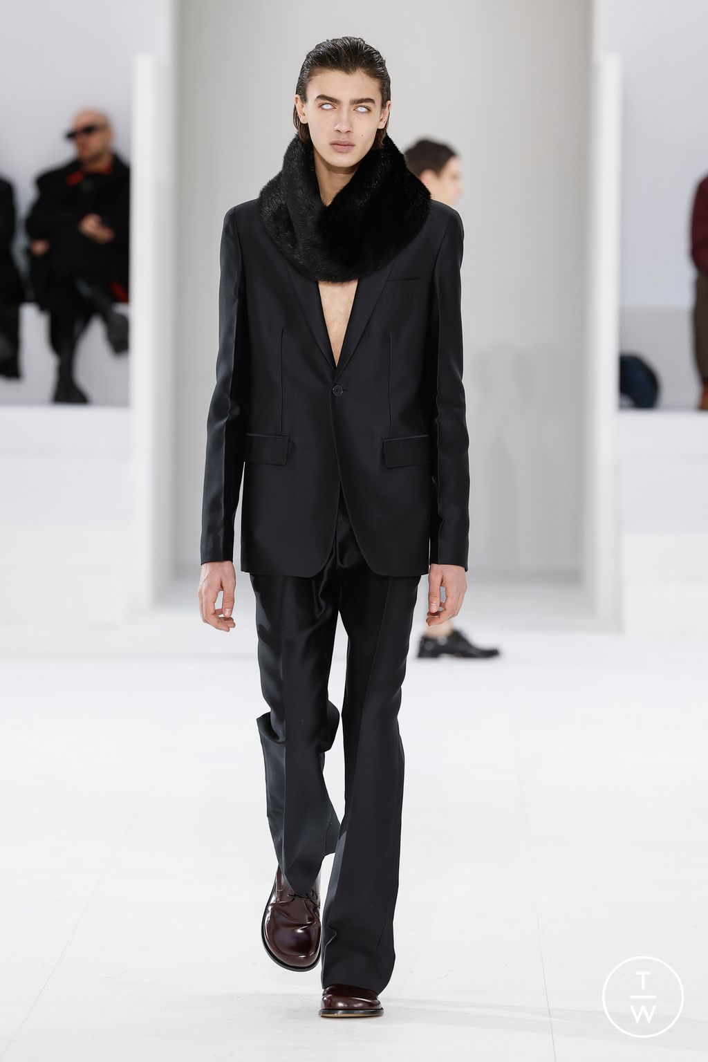 Fashion Week Paris Fall/Winter 2023 look 32 de la collection Loewe menswear
