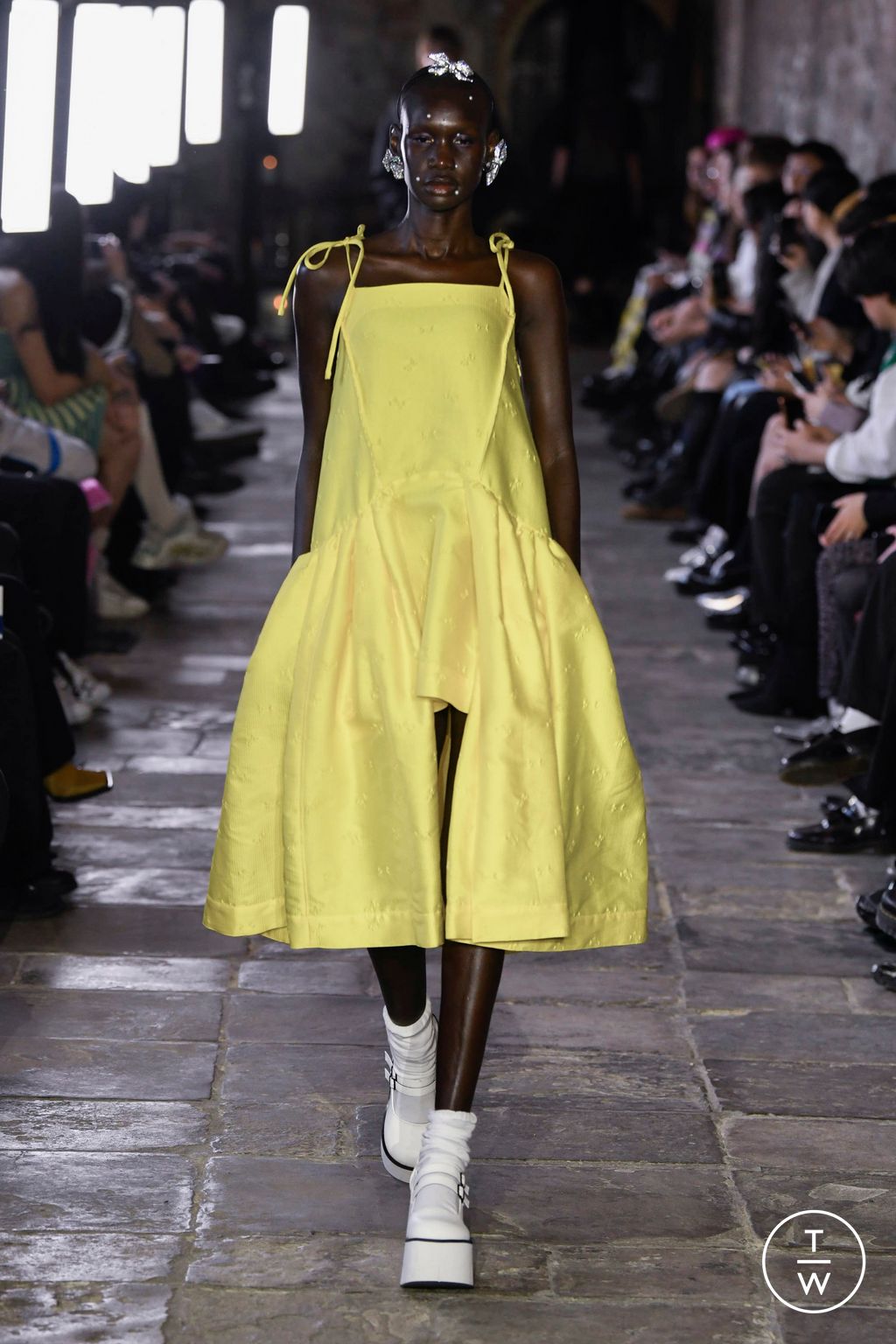 Fashion Week London Spring/Summer 2023 look 36 de la collection BMUET(TE) womenswear