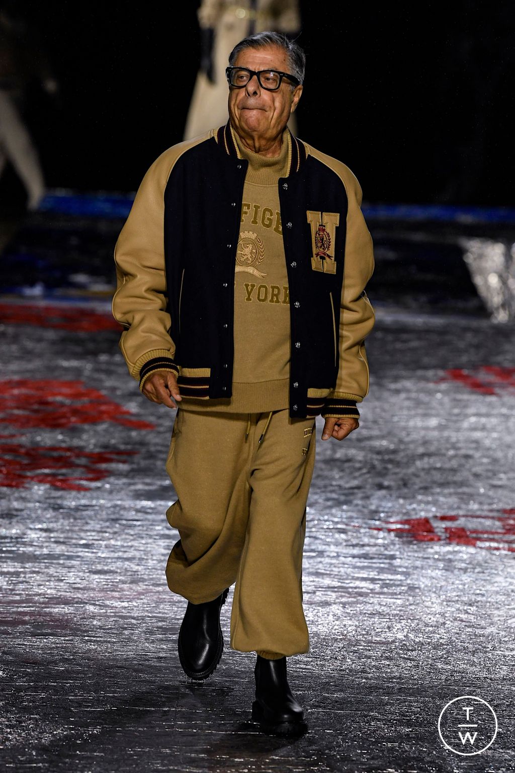 Fashion Week New York Fall/Winter 2022 look 53 from the Tommy Hilfiger collection 女装