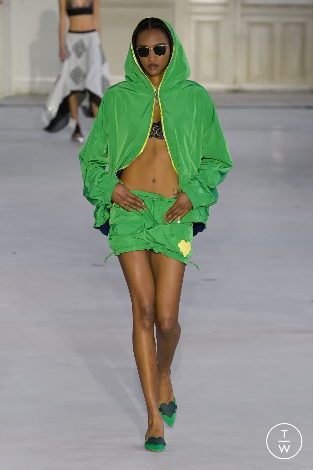 Fashion Week Paris Spring/Summer 2023 look 34 from the Victoria/tomas collection 女装