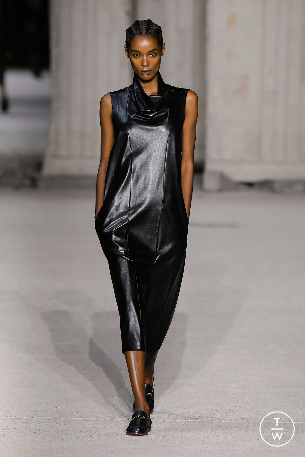 Fashion Week Milan Spring/Summer 2023 look 26 from the Tod's collection 女装