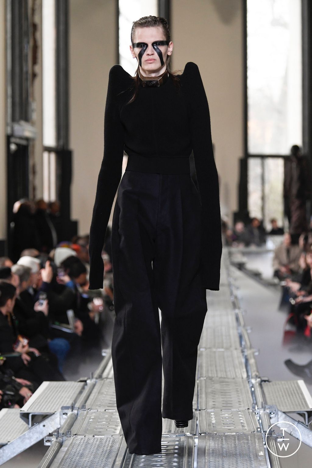 Fashion Week Paris Fall/Winter 2023 look 46 de la collection Rick Owens menswear