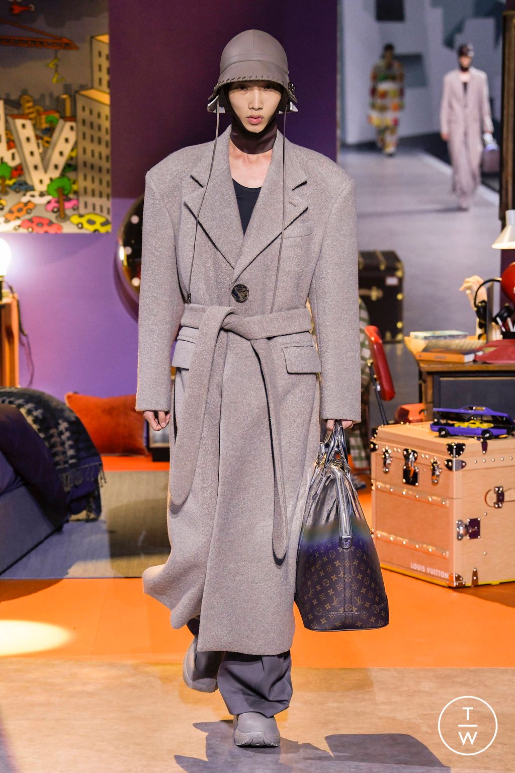 Fashion Week Paris Fall/Winter 2023 look 8 from the Louis Vuitton collection menswear
