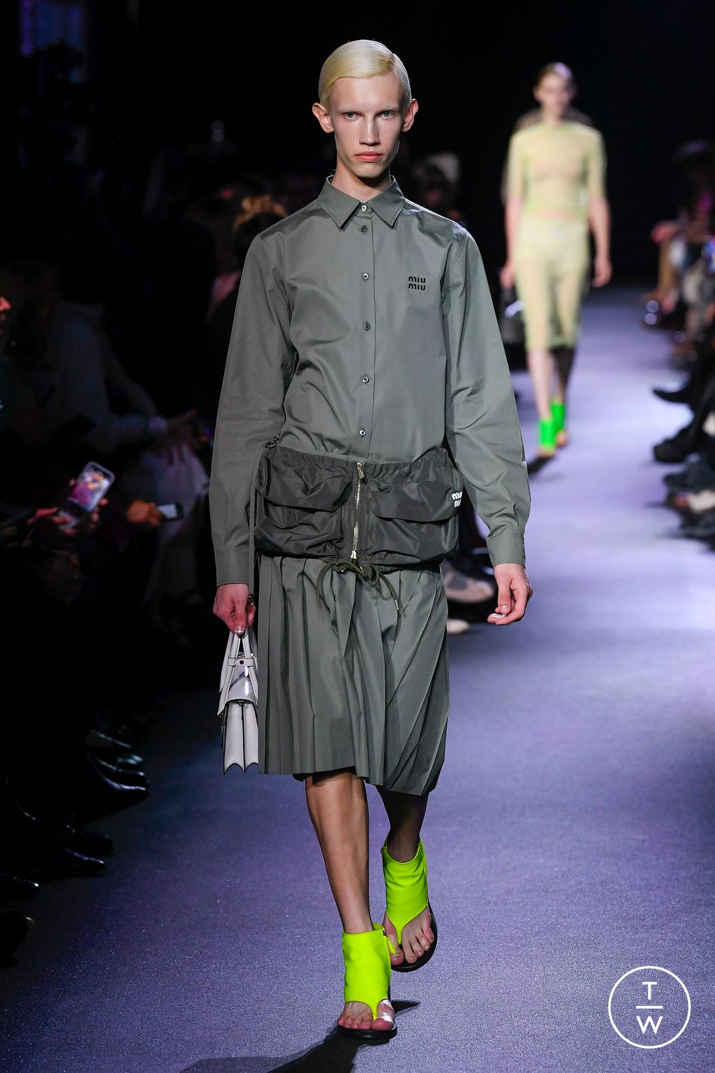Fashion Week Paris Spring/Summer 2023 look 26 de la collection Miu Miu womenswear