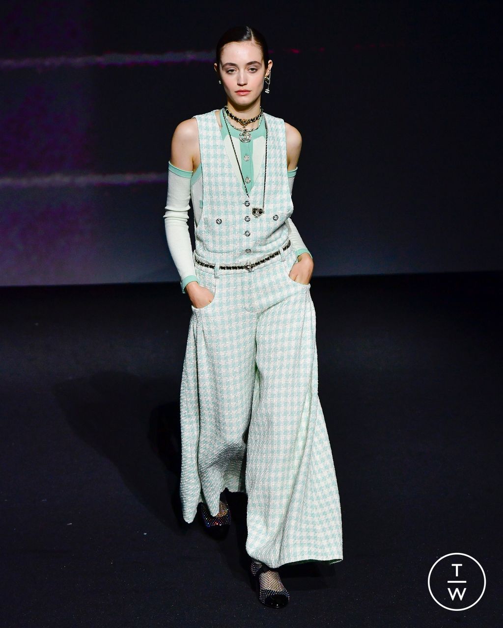 Fashion Week Paris Spring/Summer 2023 look 34 from the Chanel collection 女装