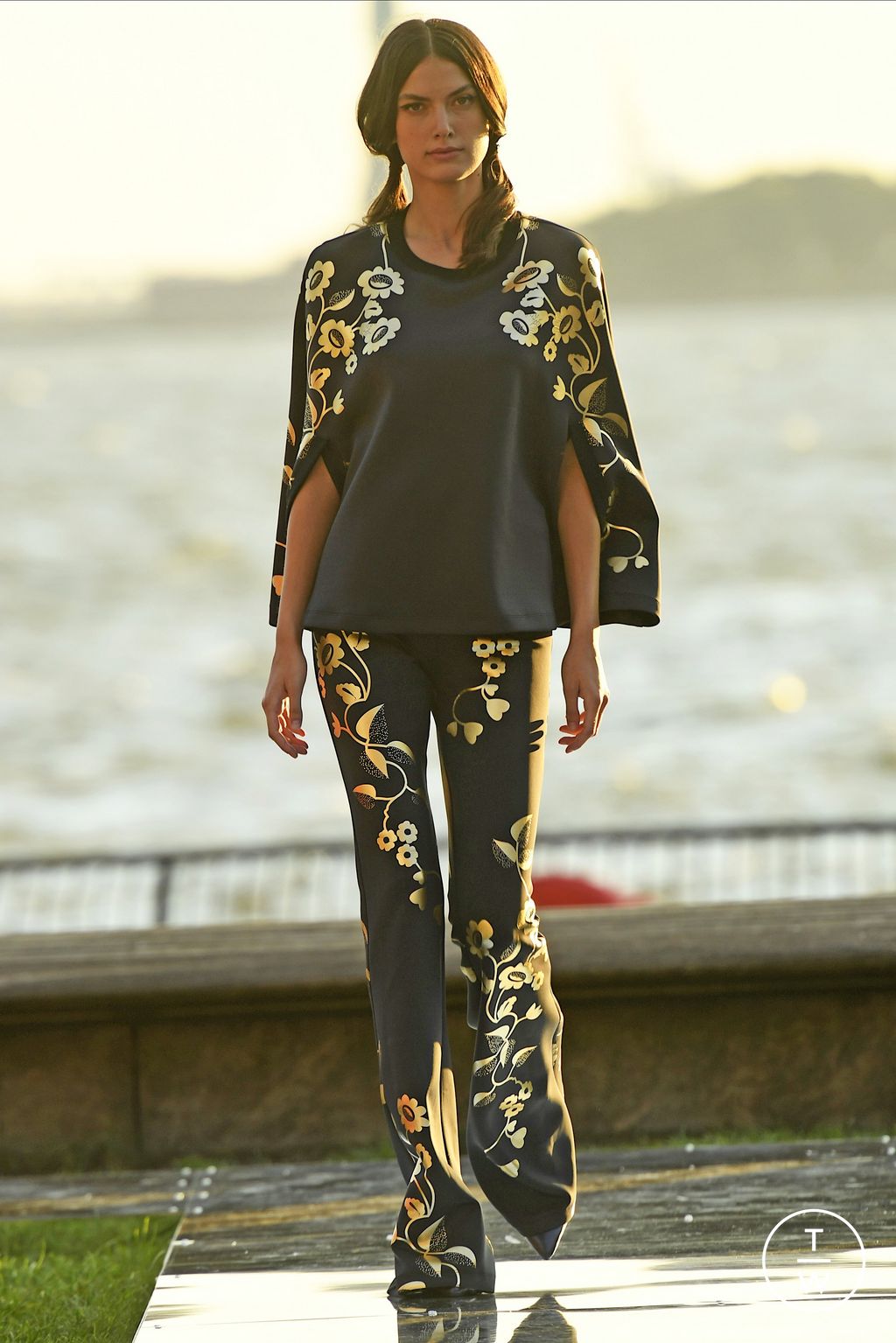 Fashion Week New York Spring/Summer 2023 look 26 from the Cynthia Rowley collection womenswear