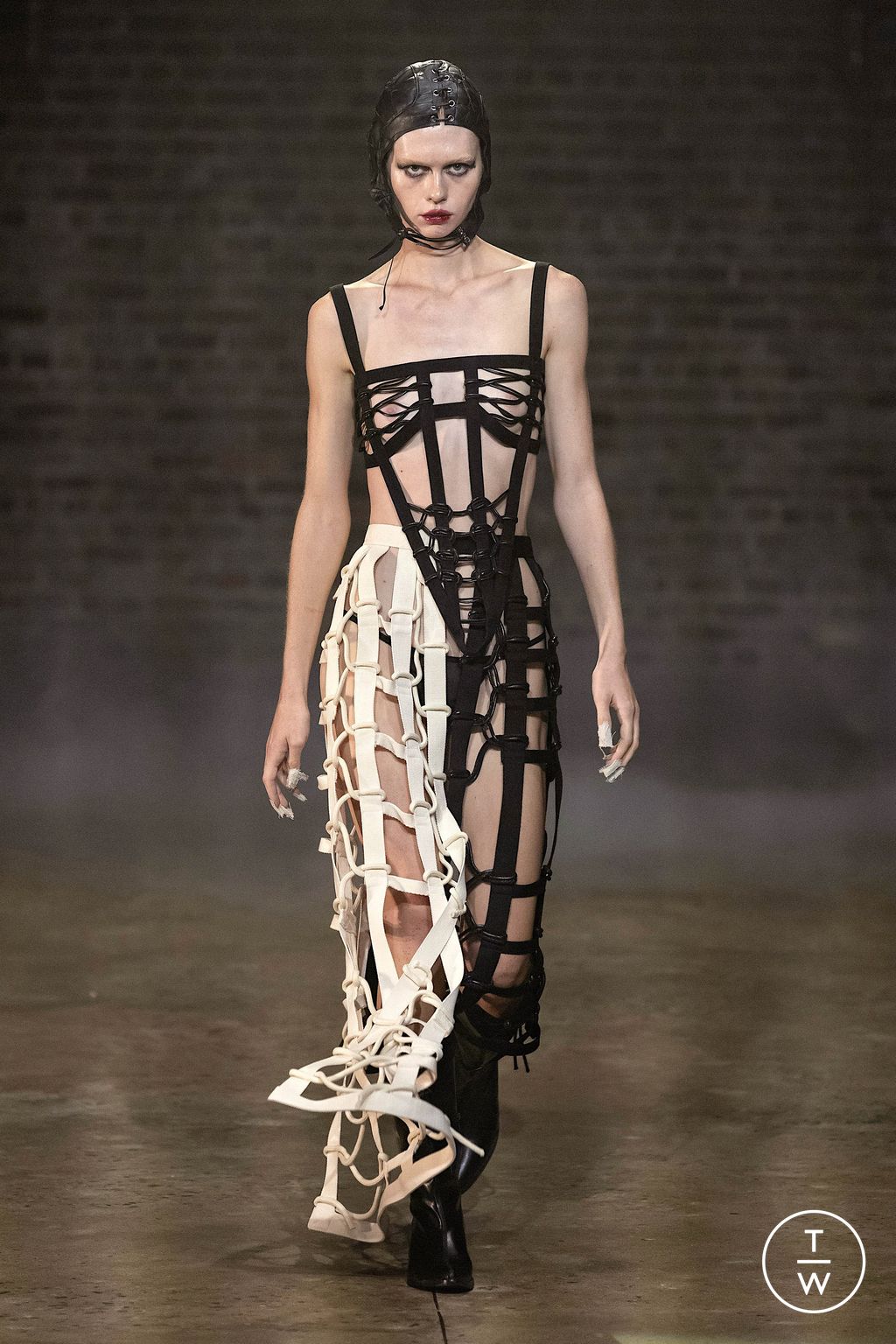Fashion Week New York Spring/Summer 2023 look 19 de la collection Elena Velez womenswear