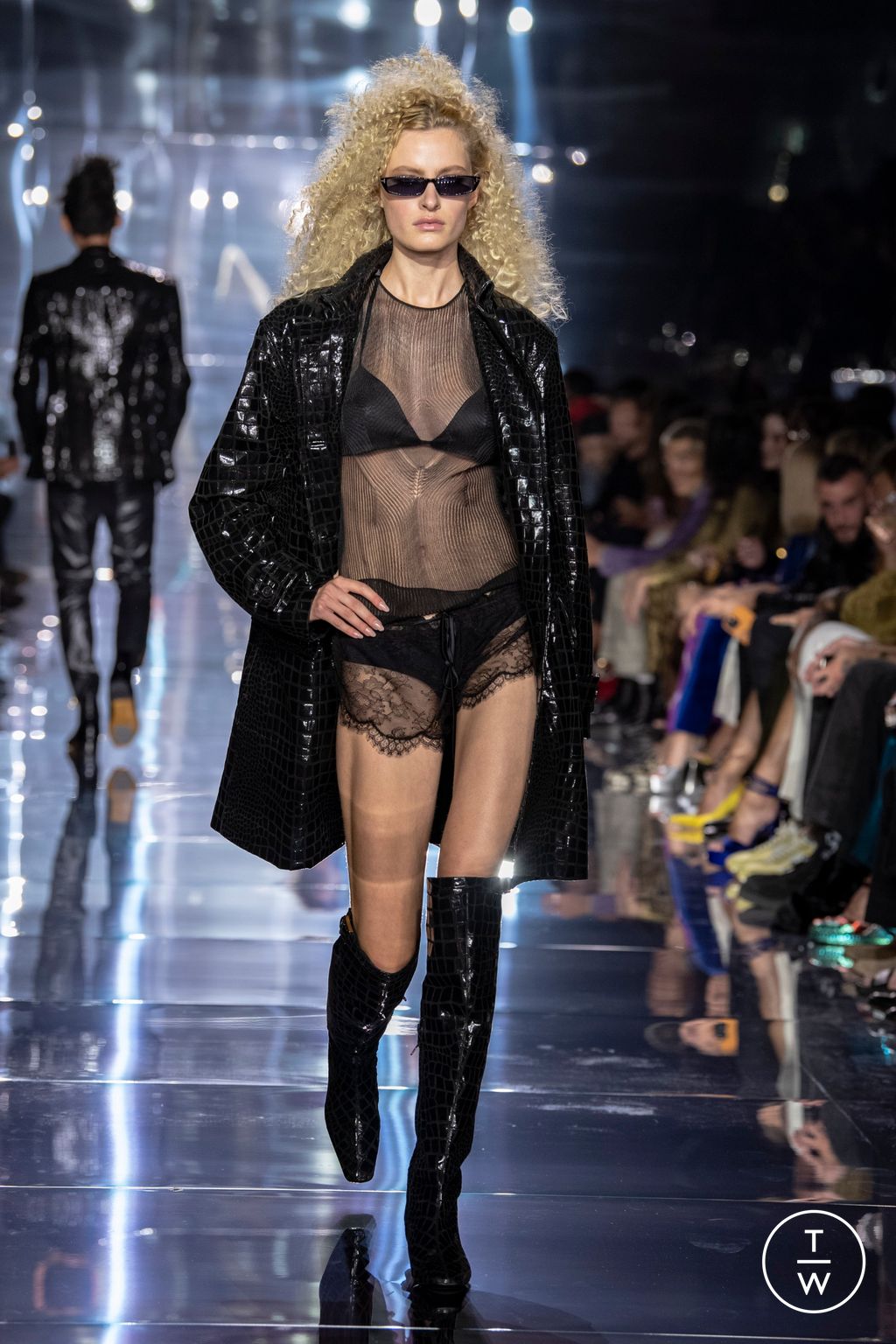 Fashion Week New York Spring/Summer 2023 look 32 from the Tom Ford collection womenswear