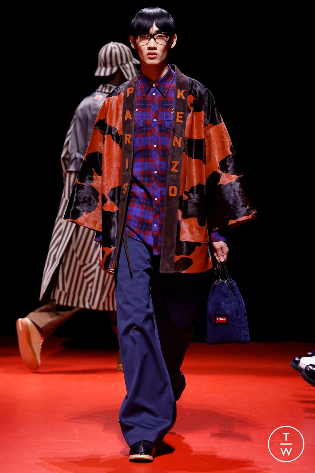 Fashion Week Paris Fall/Winter 2023 look 14 de la collection Kenzo menswear