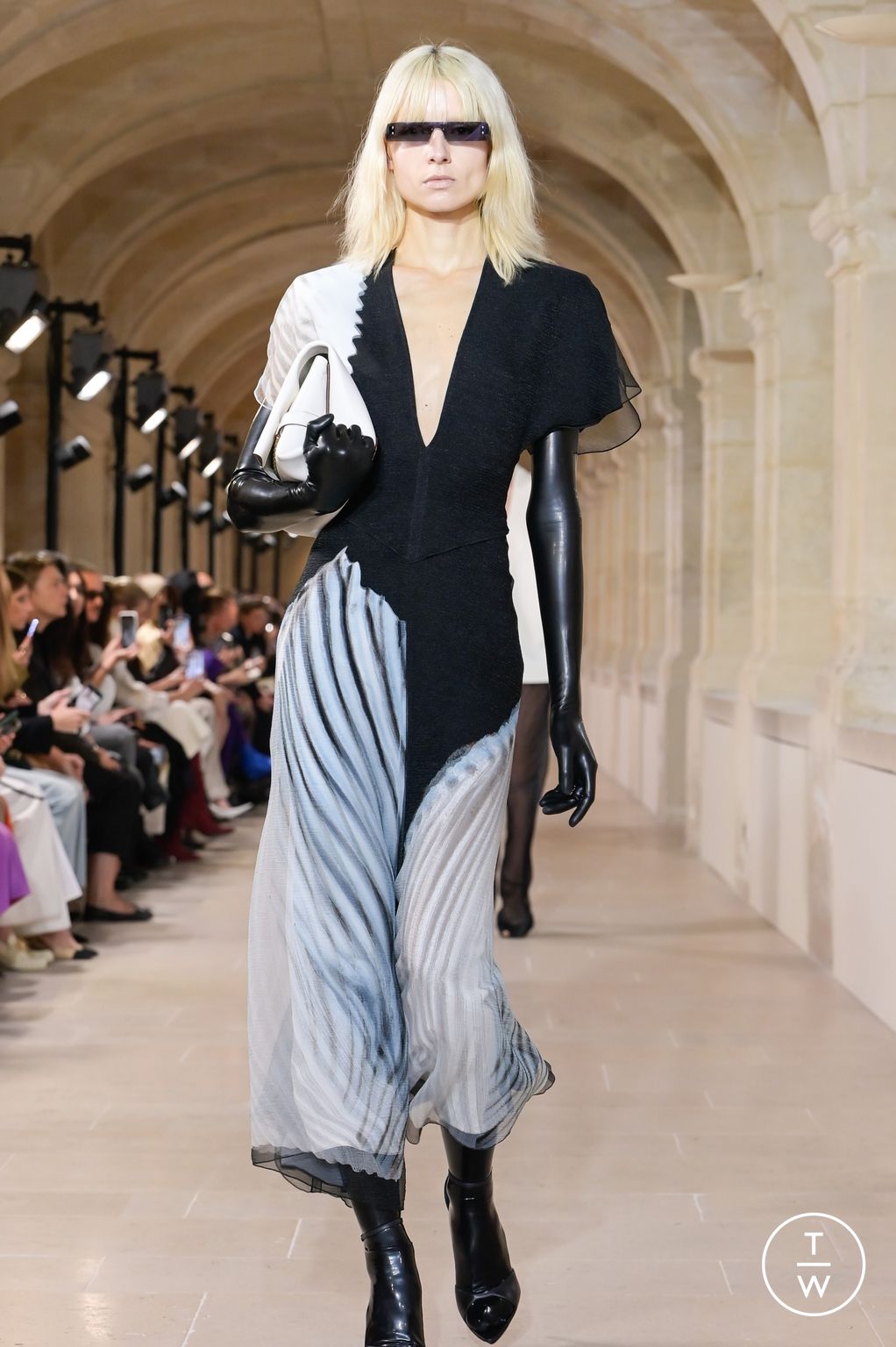 Fashion Week Paris Spring/Summer 2023 look 26 from the Victoria Beckham collection womenswear