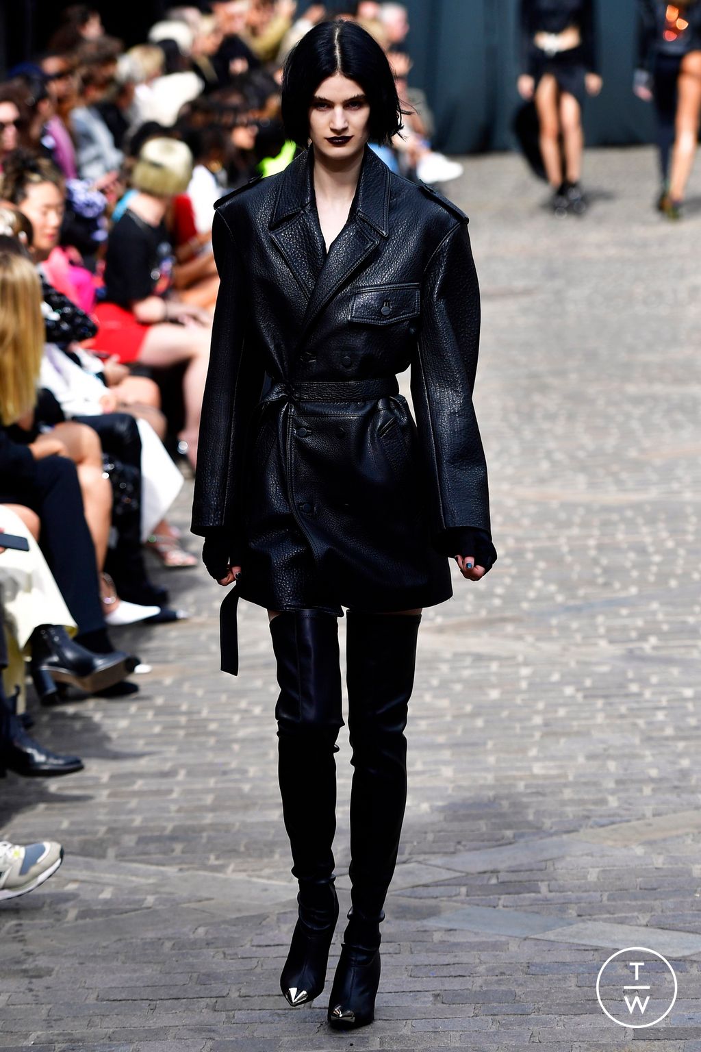 Fashion Week London Spring/Summer 2023 look 35 from the David Koma collection womenswear